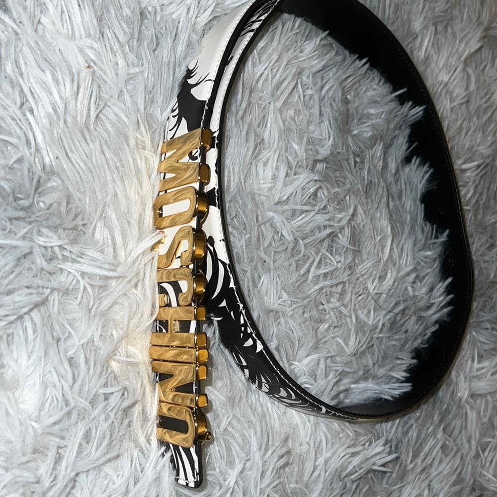 Moschino belt